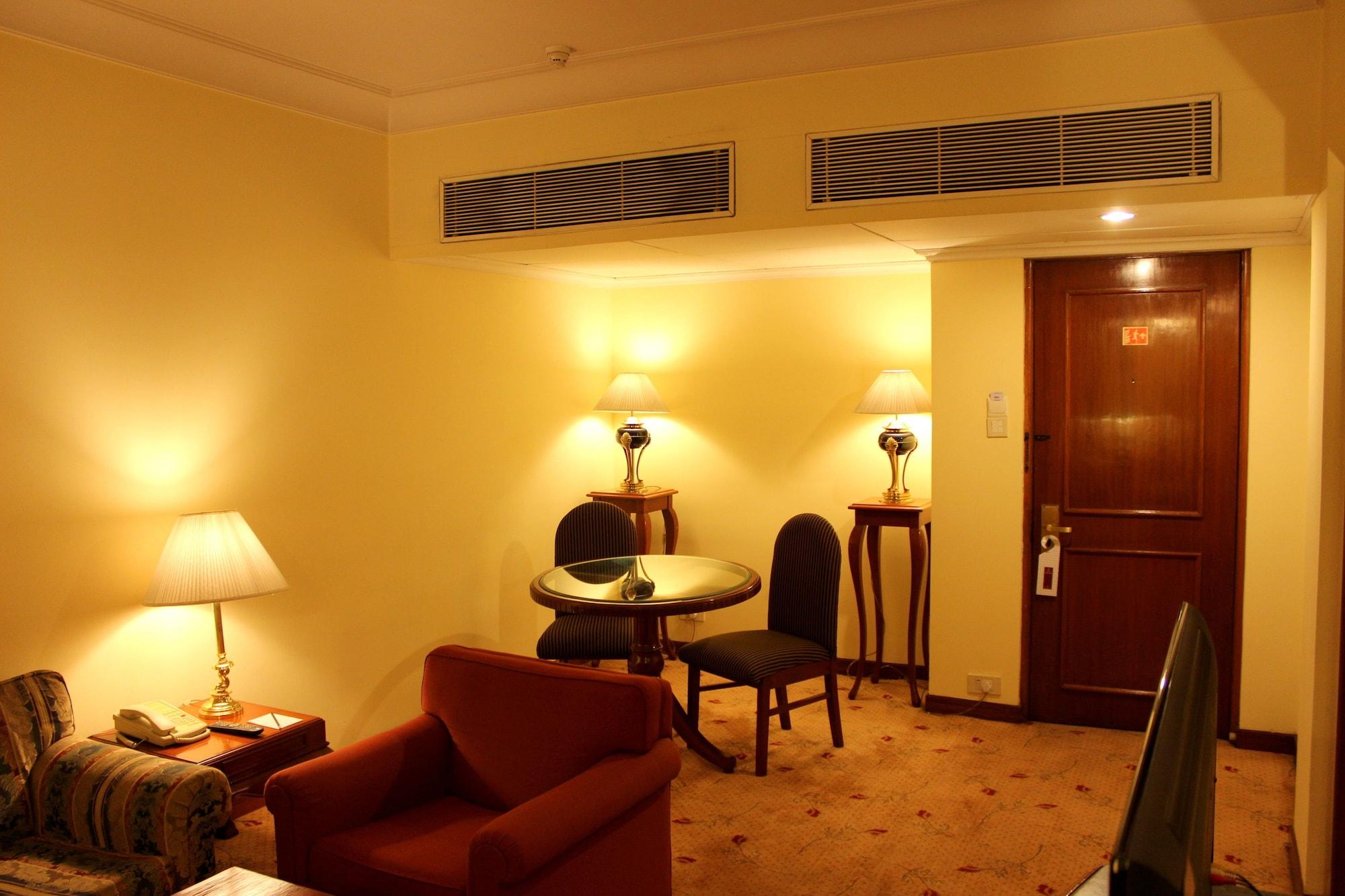 Hotel Sagar Plaza City Centre Pune Exterior photo