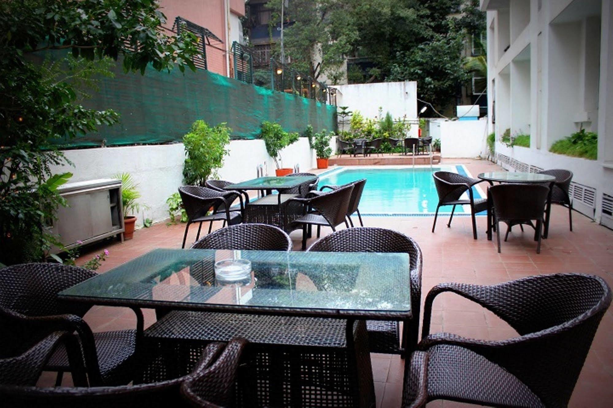 Hotel Sagar Plaza City Centre Pune Exterior photo